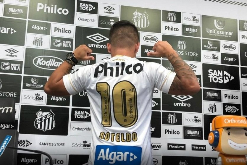 Sampaoli le entregó a Soteldo la “10” de Pelé