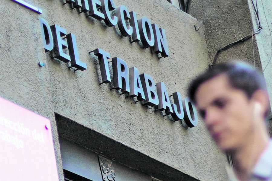 DT aclara que circunstancia que dependiente no cumpla en su integridad su jornada diaria no autoriza al empleador a descuento de sus remuneraciones