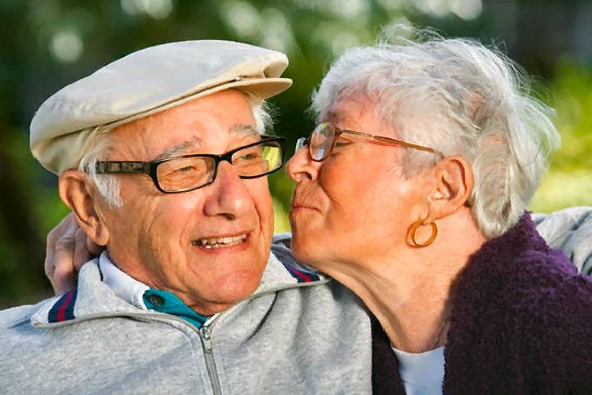 Bono Bodas de Oro: Quiénes lo reciben y cuánto dinero paga