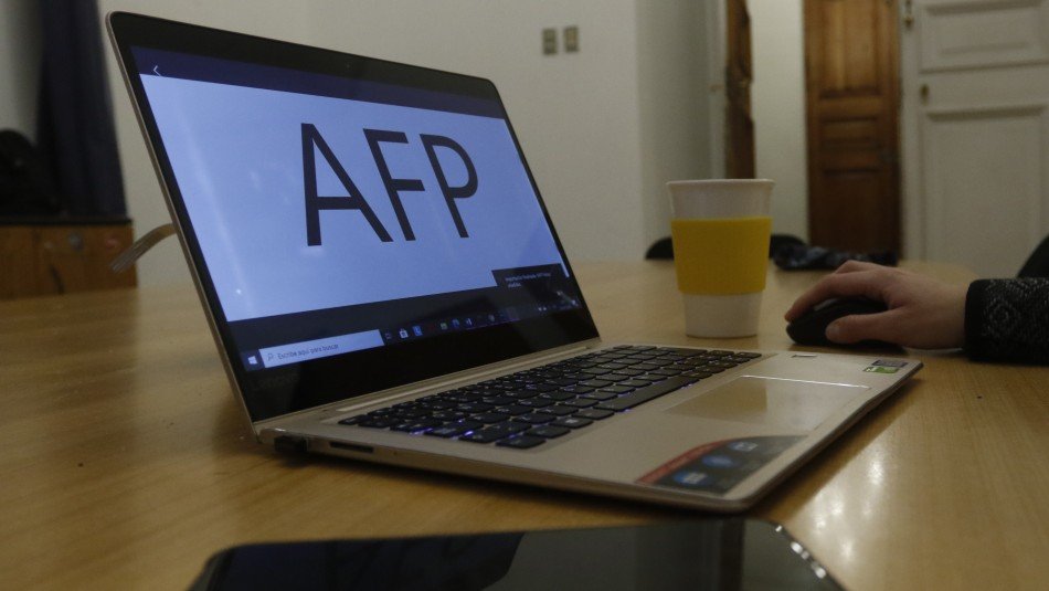 Segundo retiro 10%: Páginas caídas y filas virtuales de más de una hora