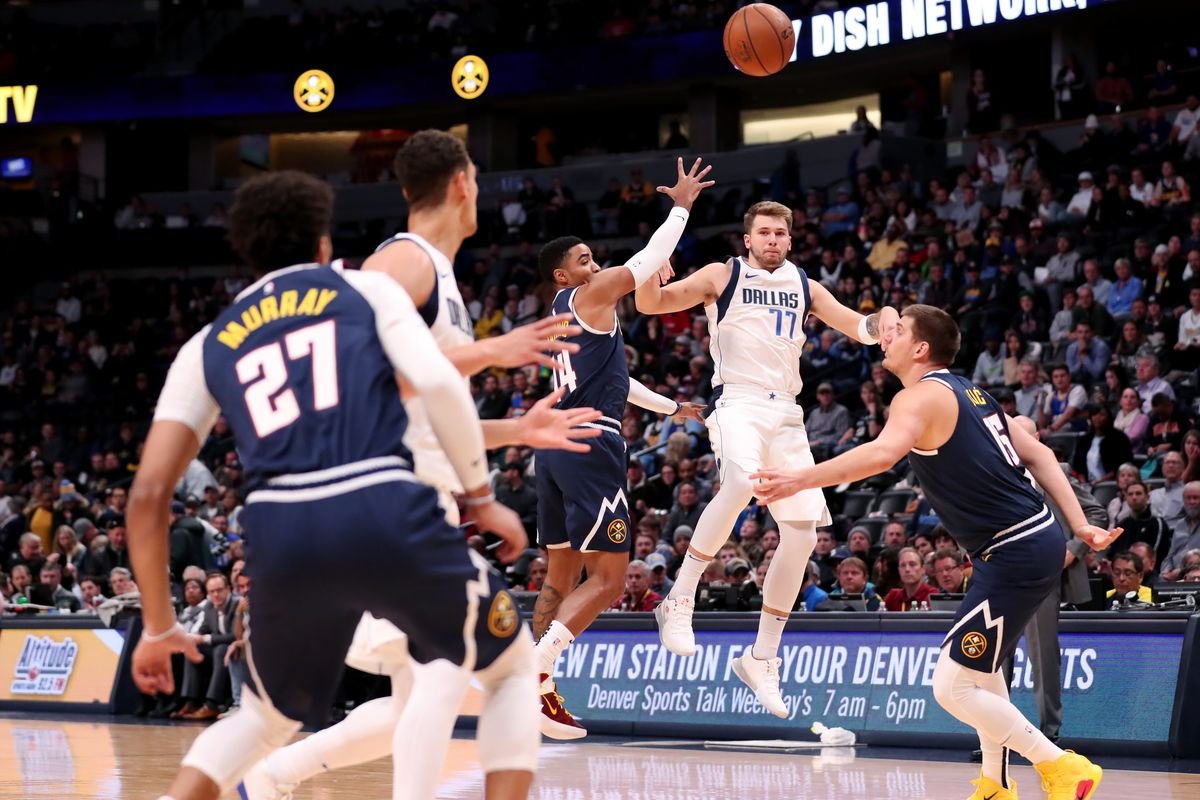 Luka Doncic lidera triunfo de Dallas sobre Denver