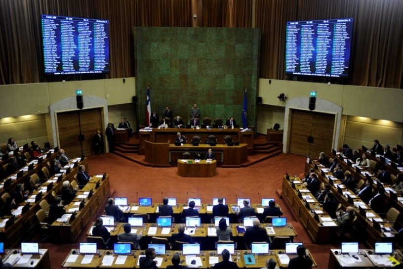 Proyecto de ley busca entregar 500 mil pesos mensuales a familias a partir de marzo