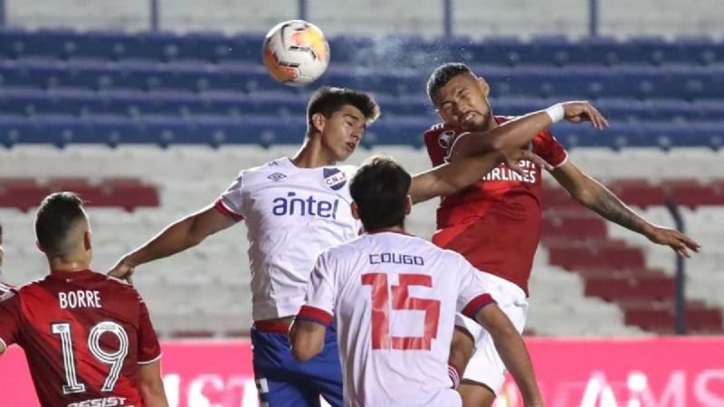 Le salió competencia a Paulo Díaz: River Plate estaría cerca de traer otro central