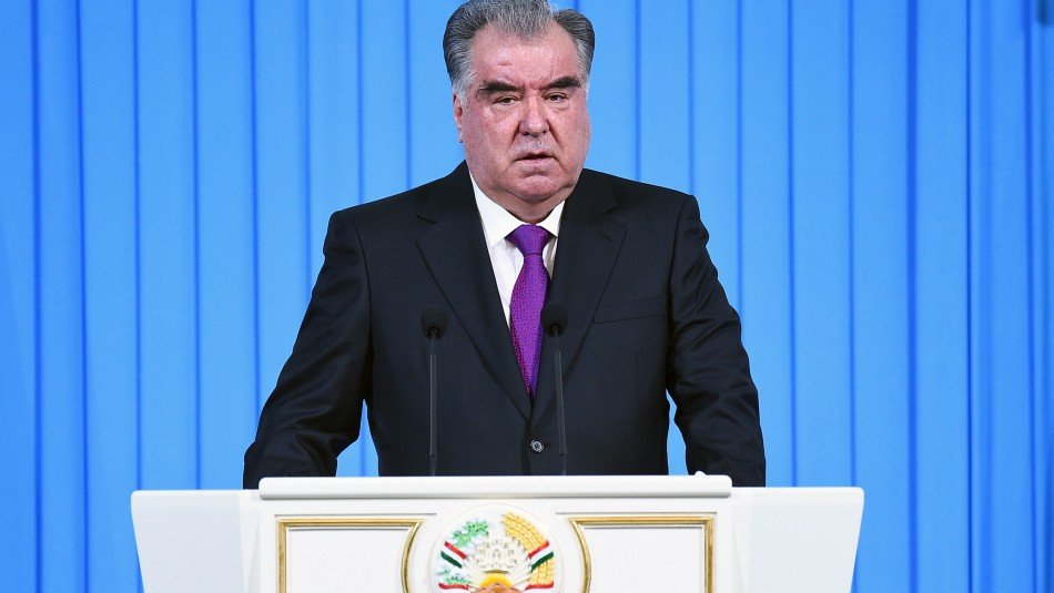Presidente de Tayikistán asegura que su país venció a la pandemia