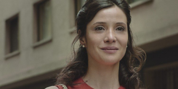 HBO libera tráiler de “Isabel”, serie acerca de la escritora Isabel Allende realizada por Mega