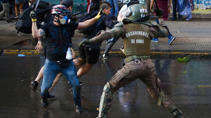 Los generales que Carabineros debería suspender por violar protocolos durante estallido