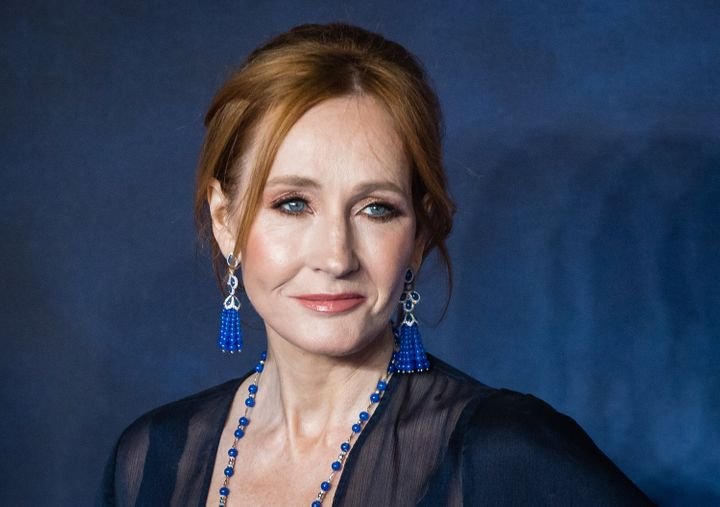 Actor de “Harry Potter” defiende a J.K. Rowling luego de comentarios tildados de transfóbicos