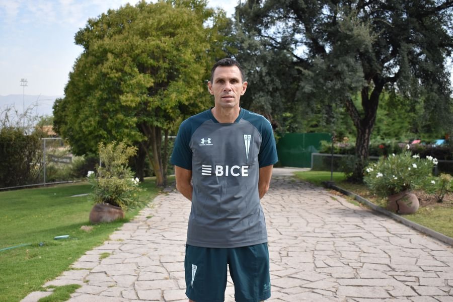 Gustavo Poyet explica el motivo que lo hizo venir a Chile