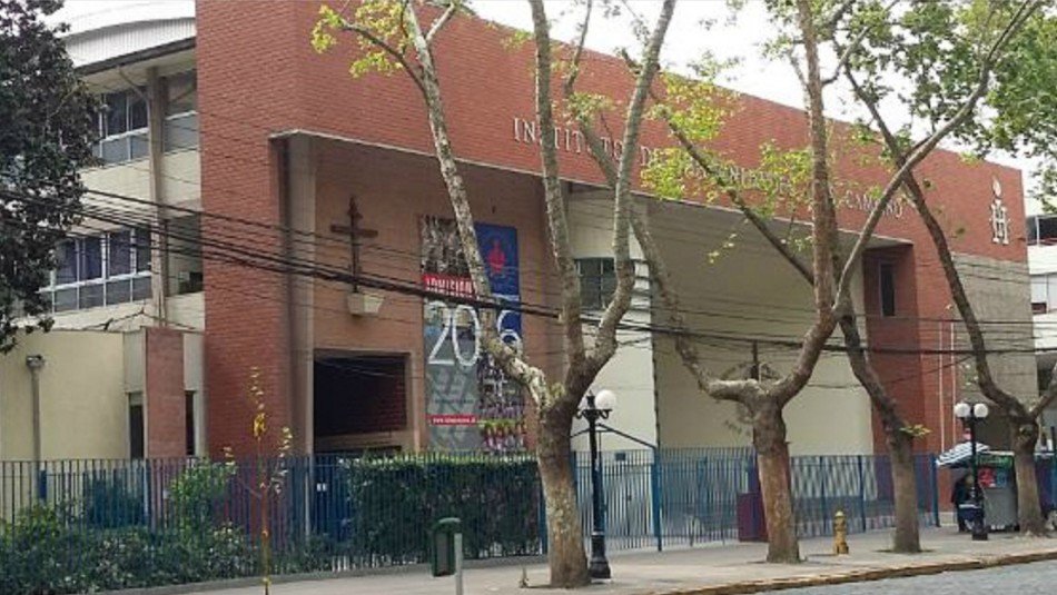 Dos colegios suspenden clases presenciales por casos de Covid