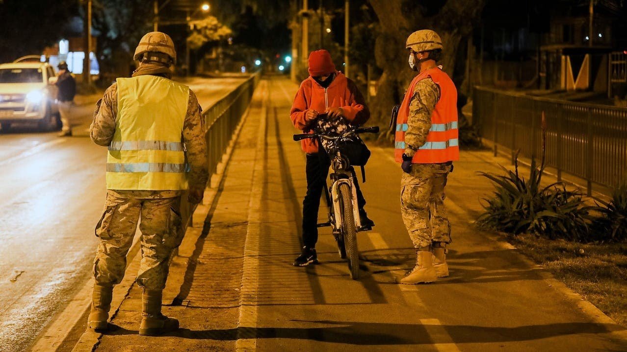 Falta que se vacunen al menos 19 mil personas para que se acorte el toque de queda en Santiago