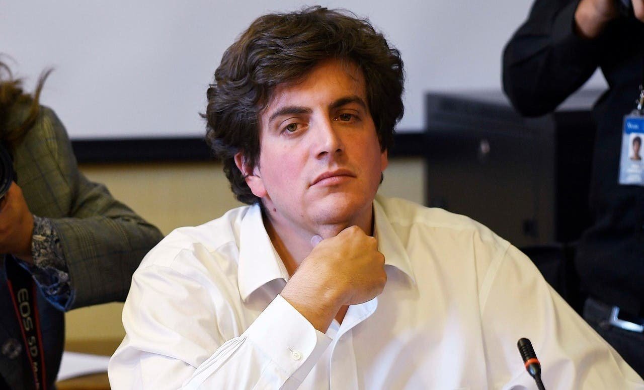 Diego Schalper pide minuto de silencio por “víctimas del aborto” y se lo niegan a coro