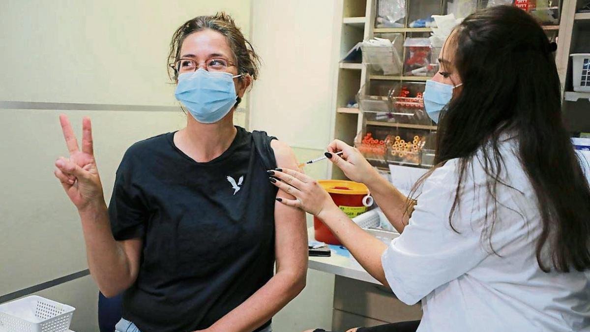 ¿Quiénes deben recibir la dosis de refuerzo desde el 27 de septiembre?