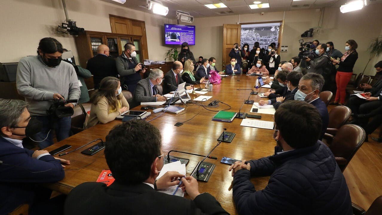 Personas con enfermedades catastróficas podrán pedir todos sus fondos en eventual cuarto retiro