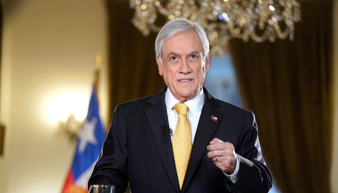Presidente Piñera es recibido con funa en su visita a España
