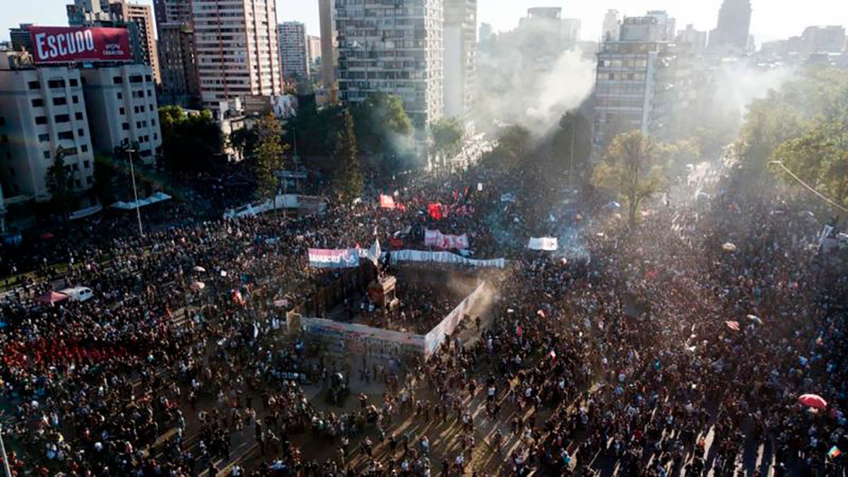 Conmemoración del 18-O convocó a miles de personas en todo Chile