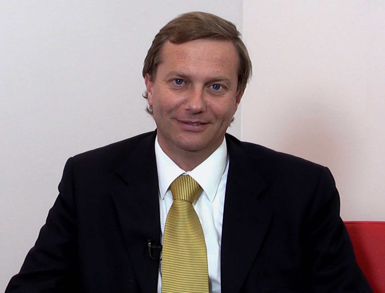 Enrostran a José Kast episodio con Daniela Vega