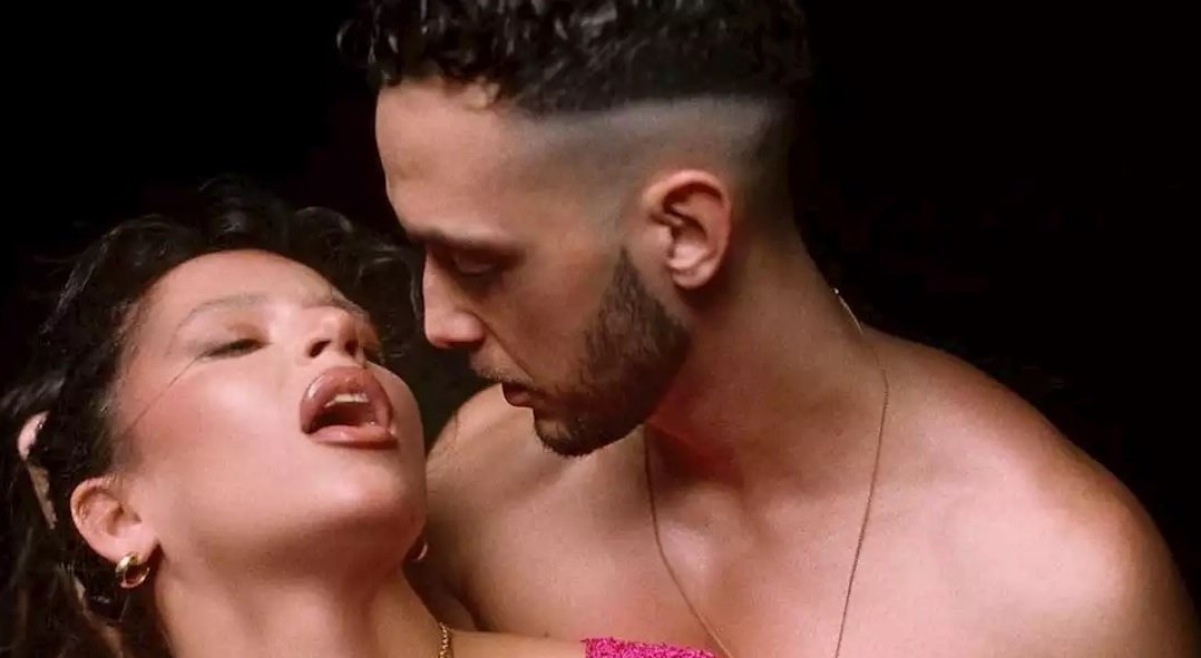 Nathy Peluso y C Tangana en una de las escenas del polémico videoclip de Ateo