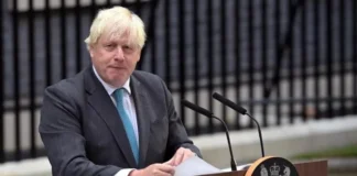 Boris Johnson confiesa haber considerado invadir Países Bajos por vacunas contra el Covid.