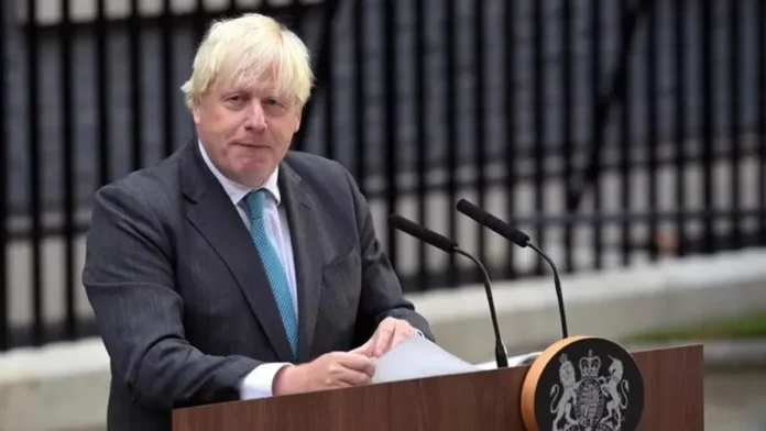 Boris Johnson confiesa haber considerado invadir Países Bajos por vacunas contra el Covid.