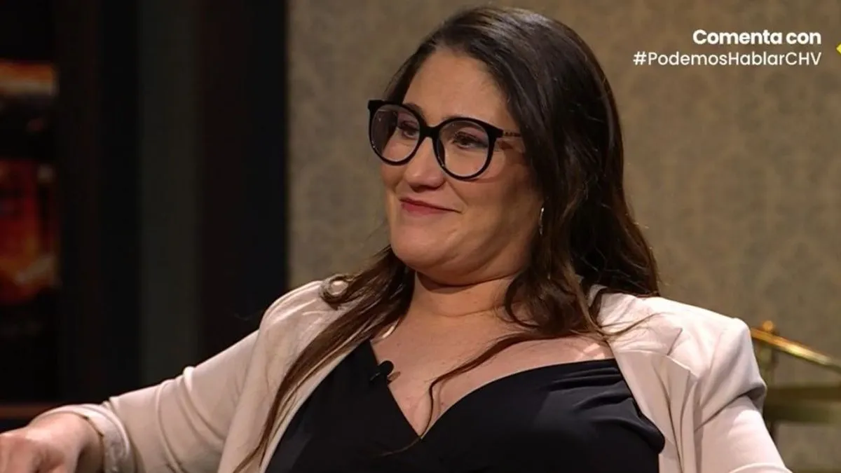 Belén Mora revela un incómodo sueño erótico con un conocido de Chilevisión