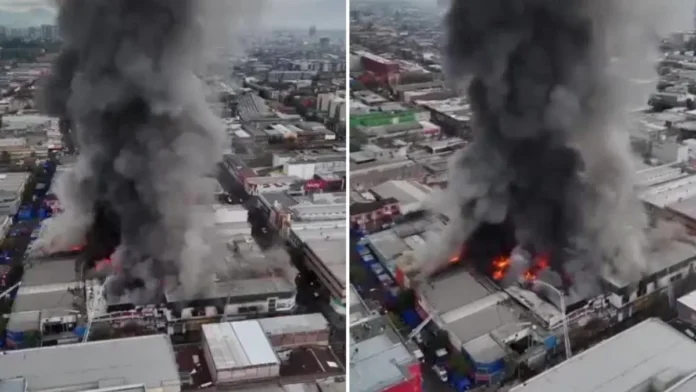 Dron de Meganoticias capta impresionante columna de humo en incendio en barrio Meiggs.