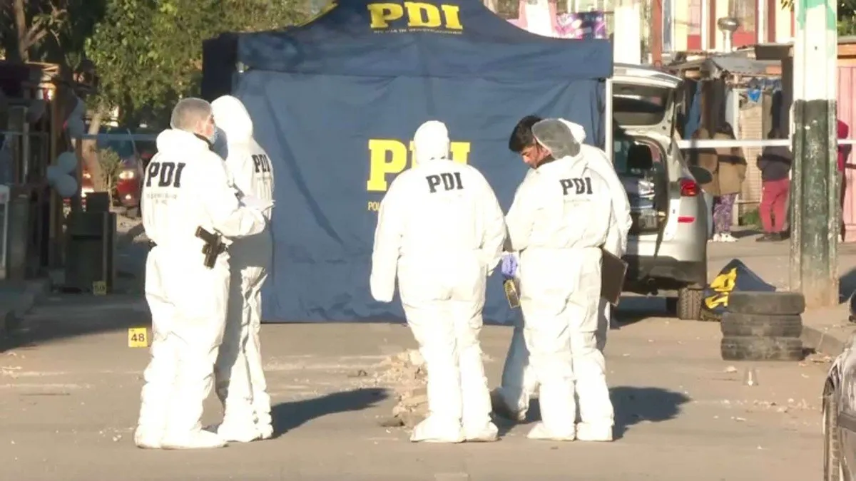 Delincuentes persiguen ambulancia y amenazan Cesfam en Puente Alto: detalles de la balacera.