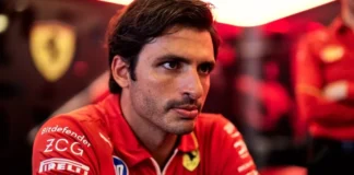 Carlos Sainz expresa su descontento y critica abiertamente a Ferrari.