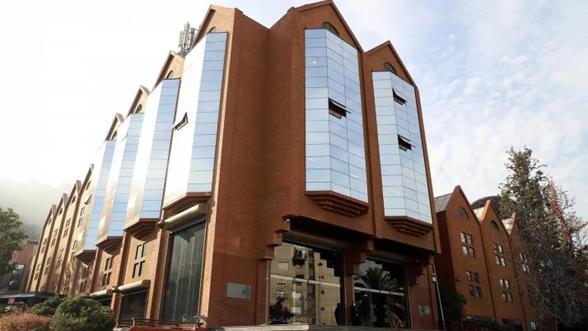 Conductor de Canal 13 revela tensas experiencias durante grabaciones en el extranjero