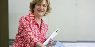 Evelyn Matthei sugiere cambios en el gabinete tras su voto en Providencia.