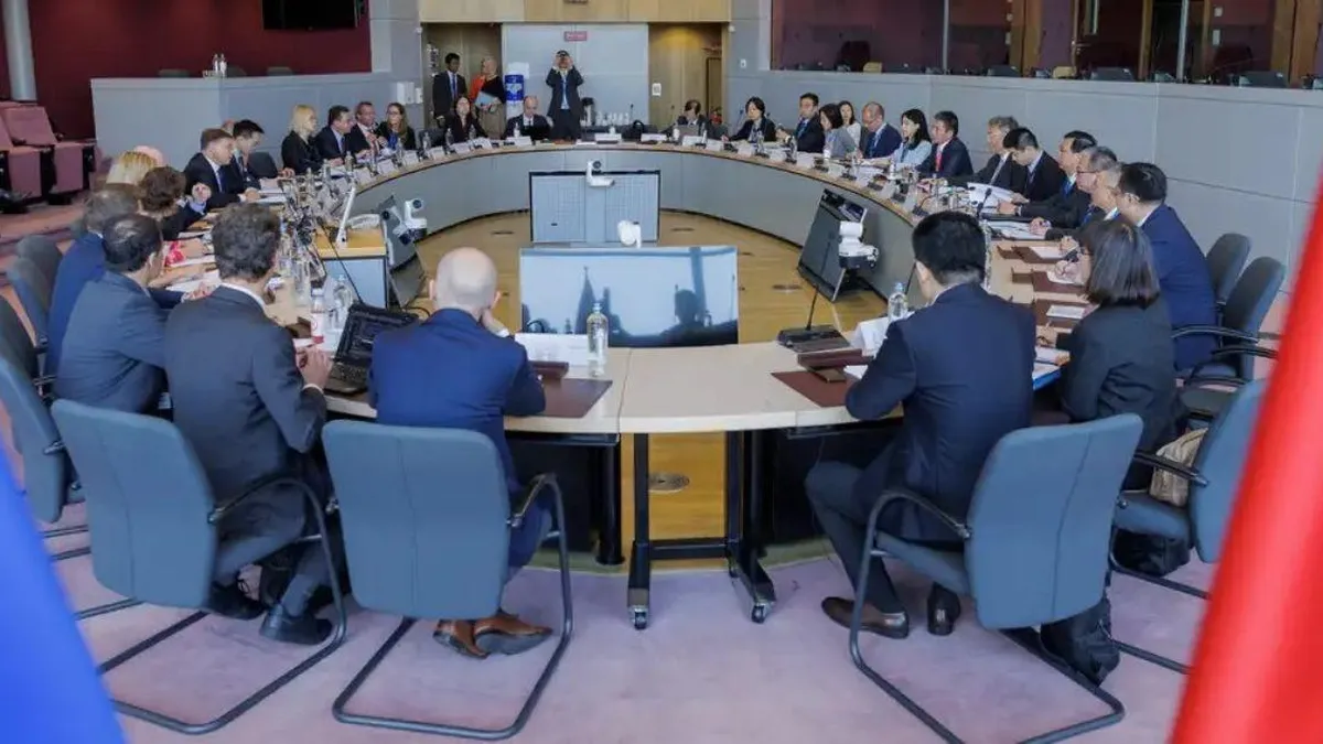 Aranceles a coches eléctricos: Macron advierte sobre el creciente conflicto entre la UE y China