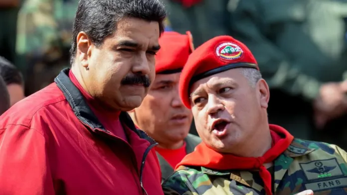 El régimen de Maduro desestima críticas del Centro Carter sobre elecciones.