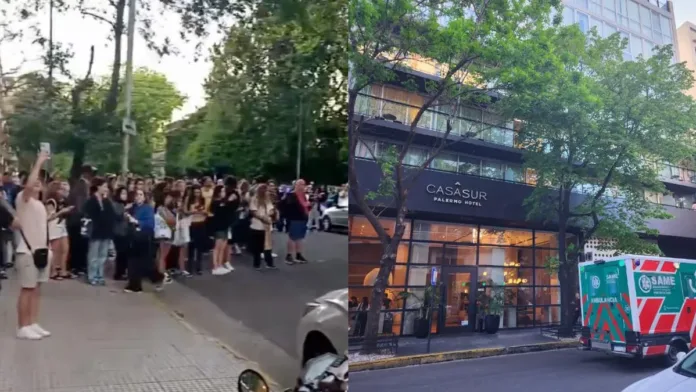 Fans de One Direction en Argentina rinden homenaje a Liam Payne frente a su hotel.