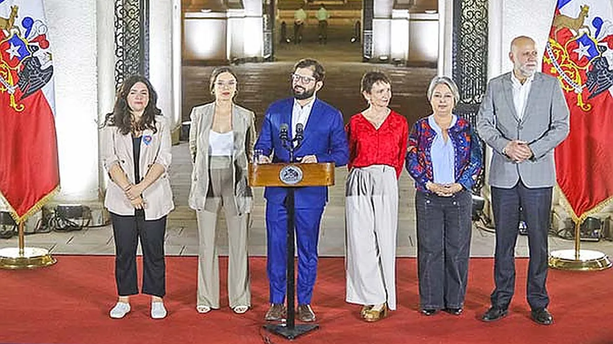 Boric llama a la unidad tras elecciones y destaca la necesidad de fortalecer la democracia