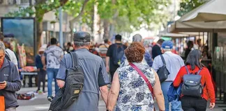 Estudio revela escasa oferta laboral para mayores de 55 años en el mercado actual.