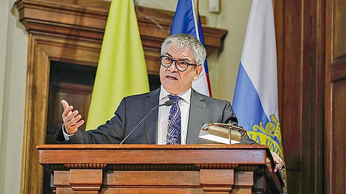 Marcel aboga por un compromiso fiscal fuera de la política contingente.