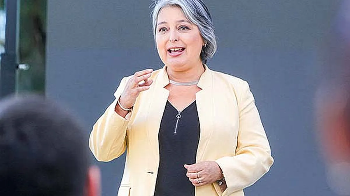 Ministra Jara critica propuestas de AFP: ¿más sacrificios para los cotizantes?