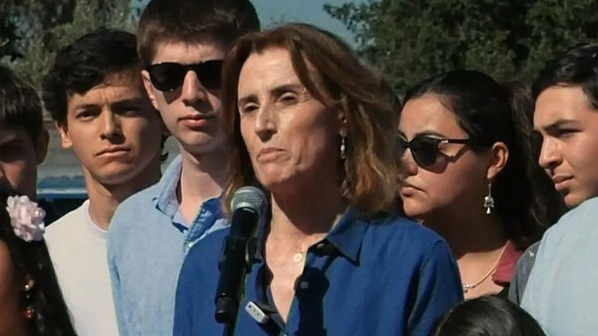 Marcela Cubillos evita hablar de su sueldo y se enfoca en el apoyo de la gente en su campaña