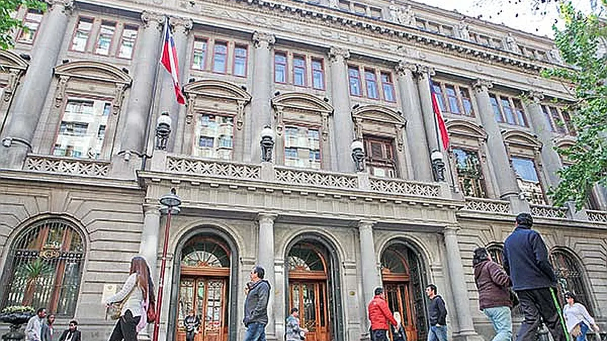 Banco de Chile: cómo mantiene su liderazgo en bolsa y enfrenta la normalización bancaria