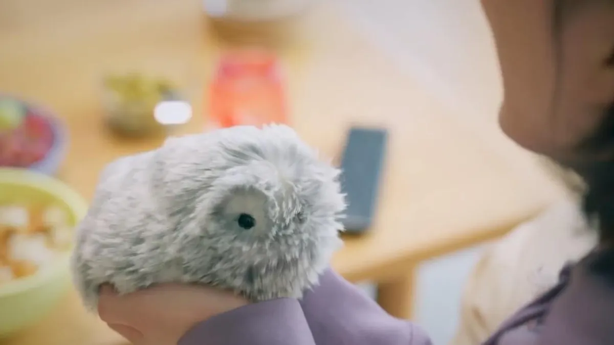 Moflin, el robot que simula emociones y se convierte en tu compañero ideal