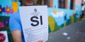 Uruguay rechaza plebiscitos sobre seguridad social y allanamientos nocturnos.