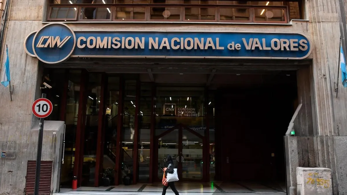 Adolescentes podrán invertir en el mercado de valores con supervisión parental a partir de los 13 años