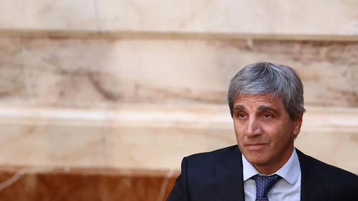 Caputo duda sobre un nuevo acuerdo con el FMI mientras se negocian préstamos internacionales