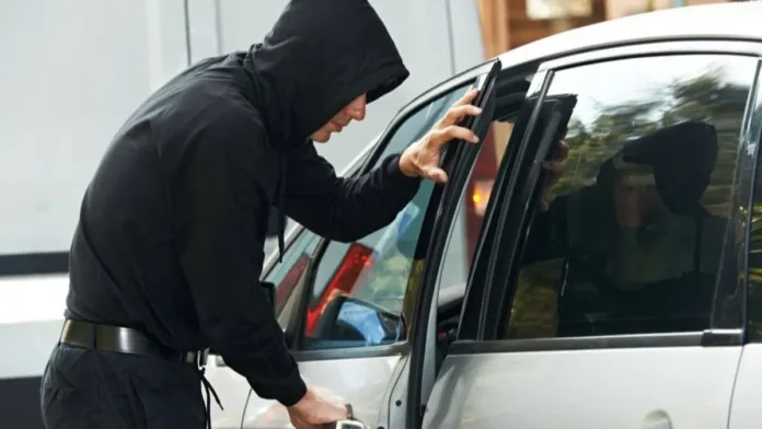 Descubre el ingenioso método de robo de autos sin violencia en la actualidad.