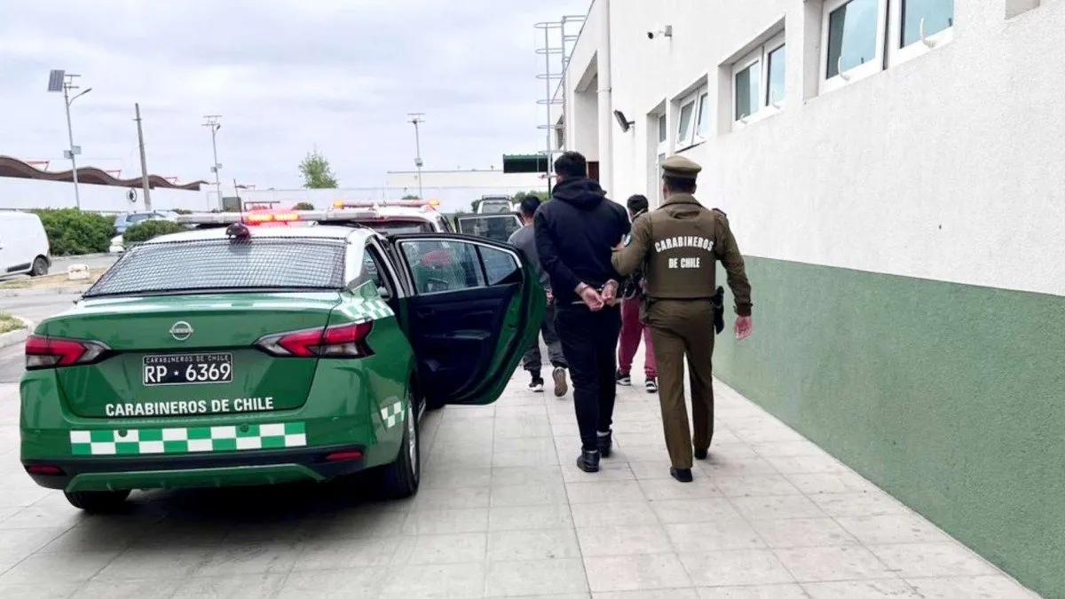 Tres menores y un adulto detenidos tras violenta encerrona en Quintero.