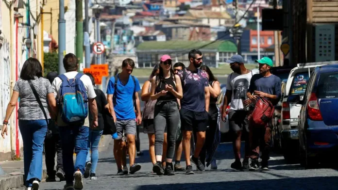 Turistas canadienses asaltados en Valparaíso: amenazados con arma blanca.