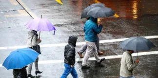 ¡Prepárate para la lluvia en Santiago! Descubre horarios y lugares afectados.