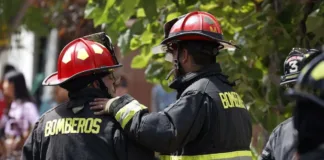 Incendio en La Florida deja tres departamentos afectados y un herido.