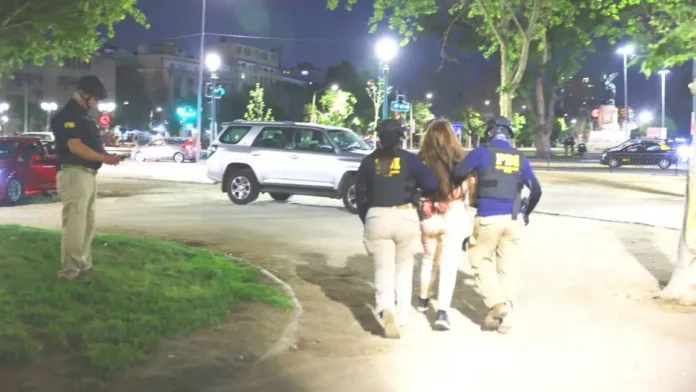 Fiscalización en Plaza Italia: tres detenidos por asaltos de 'La Jauría'.