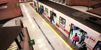 Metro de Santiago reabre estaciones de la Línea 1 tras cierre temporal.