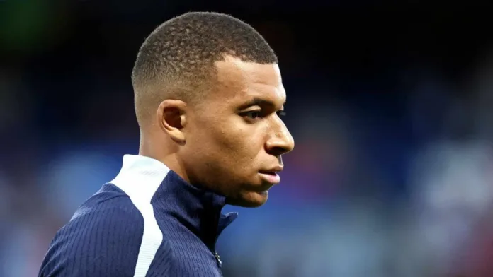 Mbappé anuncia acciones legales por calumnias tras acusaciones en Suecia.